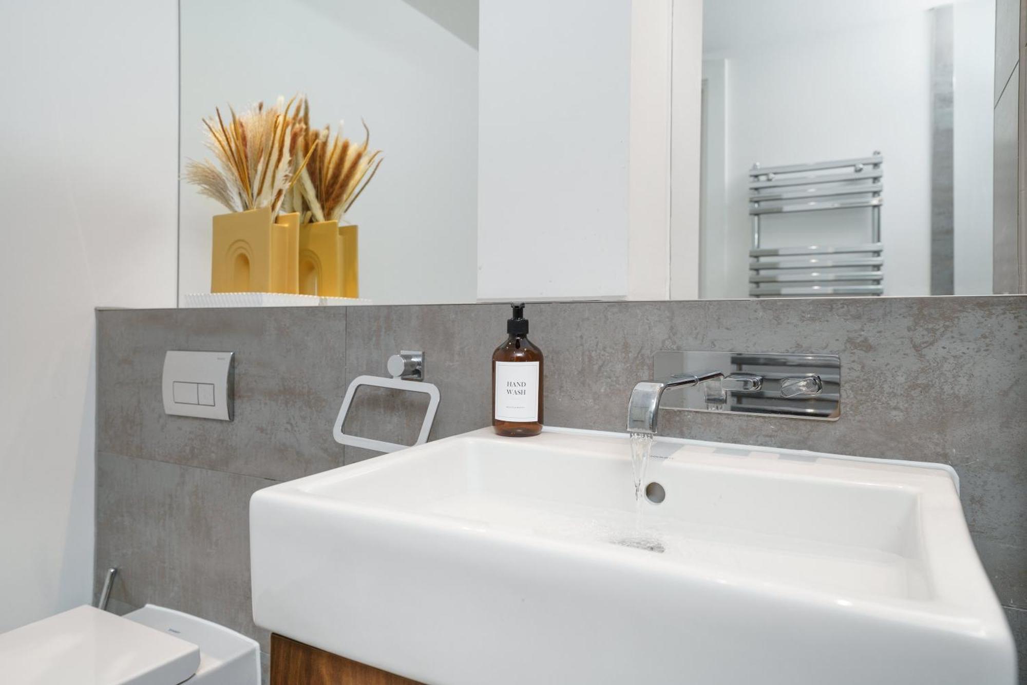 Trafalgar Sq 1 Bedr, 3 Beds Sleeps 6 لندن المظهر الخارجي الصورة